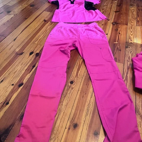 Healing Hands Vibrant Pink Scrub Set - Picture 1 of 7